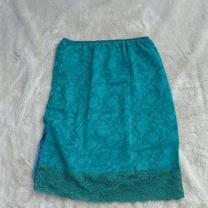 Vintage Spencer Teal Lace Slip Skirt – Size M | Floral Detail | Retro Lingerie